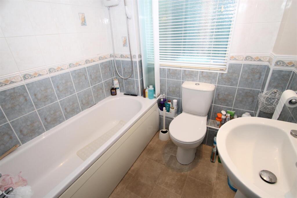 House in Sandwell, Lion Farm Estate, Turner's Portway - View 4