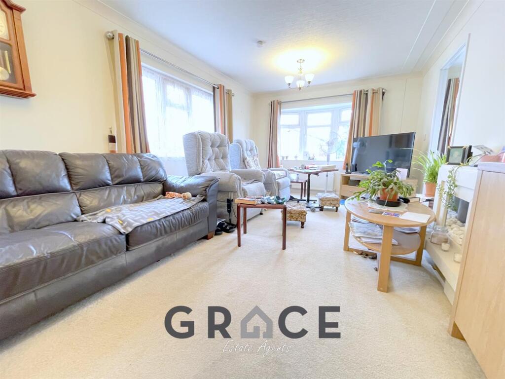 Chalk Hill Lane, Great Blakenham, Ipswich photo 3