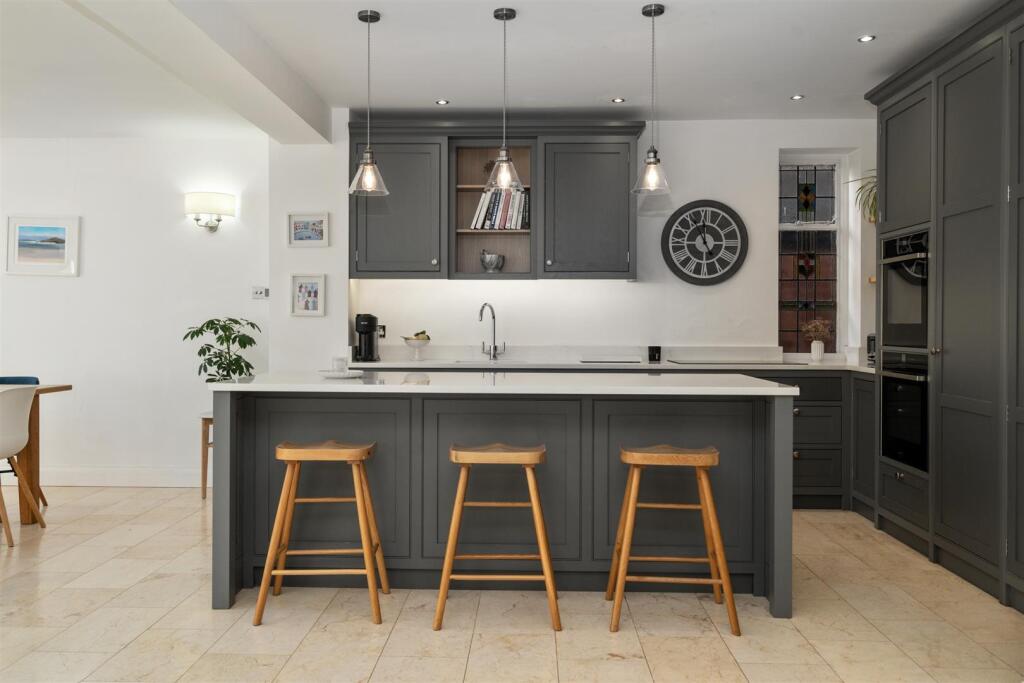 Main image of property: Mirfield Road, Solihull, B91