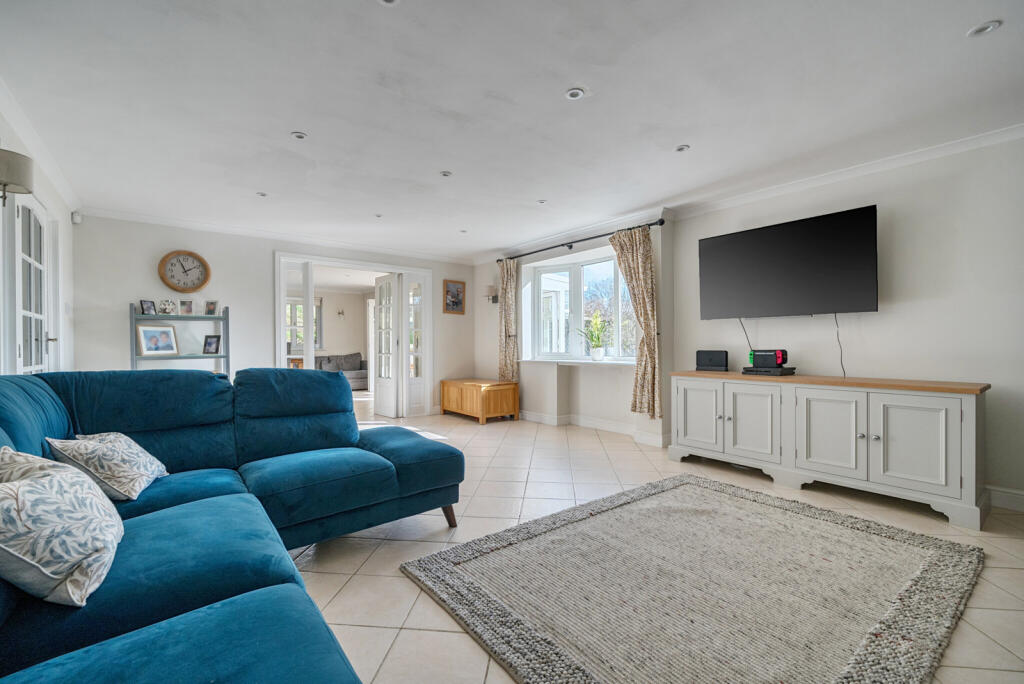 House in Reading, Southcote - View 2