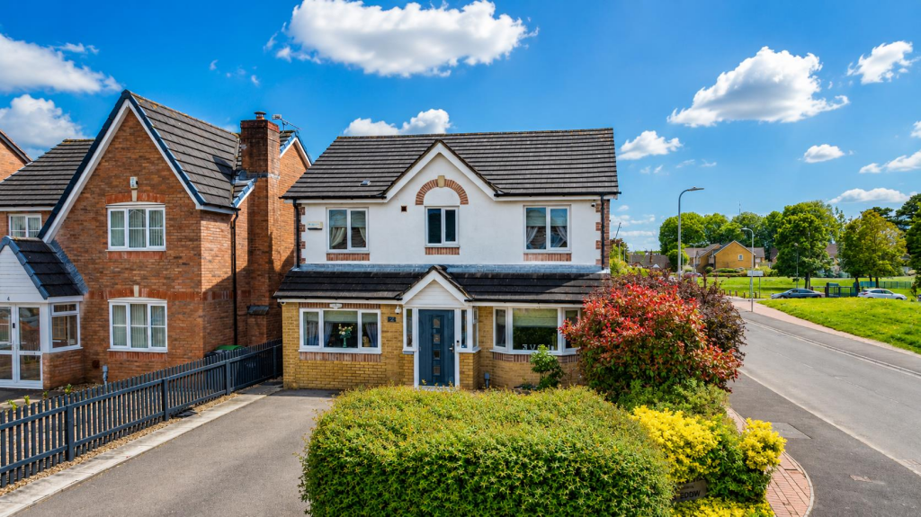 Main image of property: Clos Rhedyn, Cardiff
