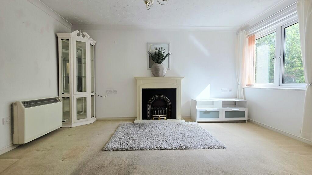 Apartment in Brackley, West Northamptonshire - View 4