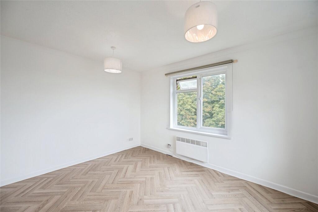 Apartment in Havant, Hampshire - More