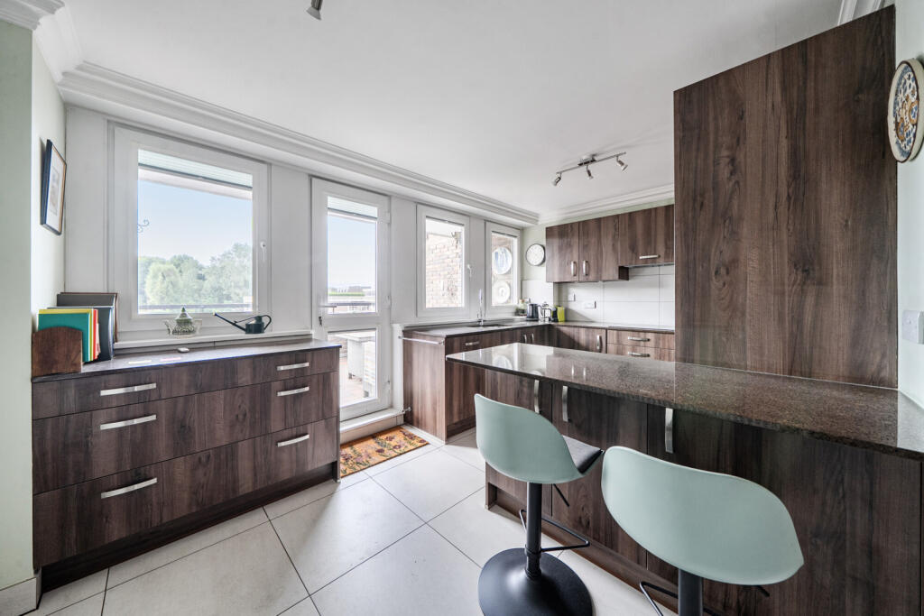 Apartment in London - View 5