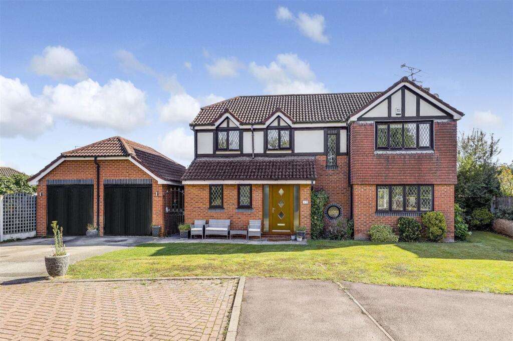 4-bed detached on Swan Meadow, Colwick, NG4, £500,000