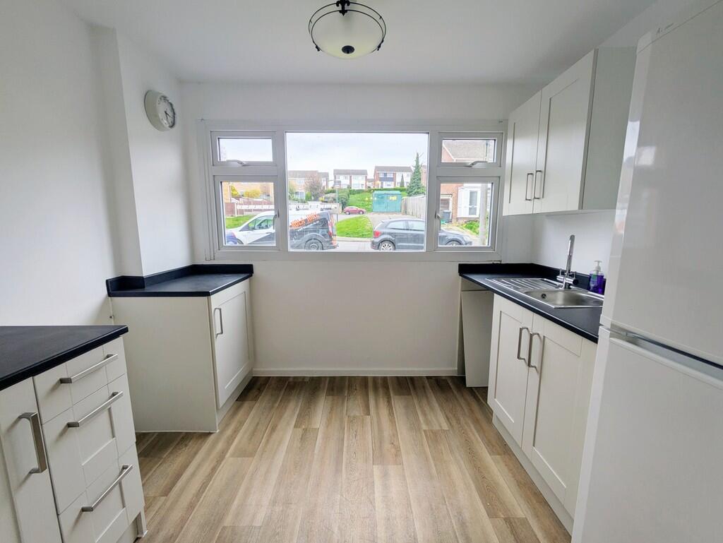 Frobisher Road, Rugby photo 2