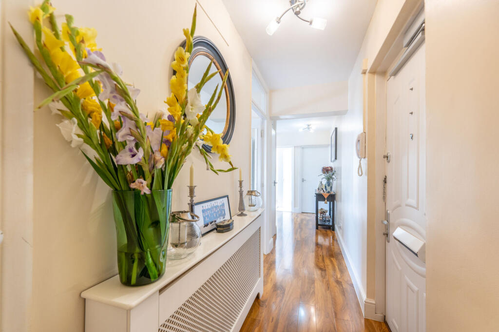Apartment in London - View 3