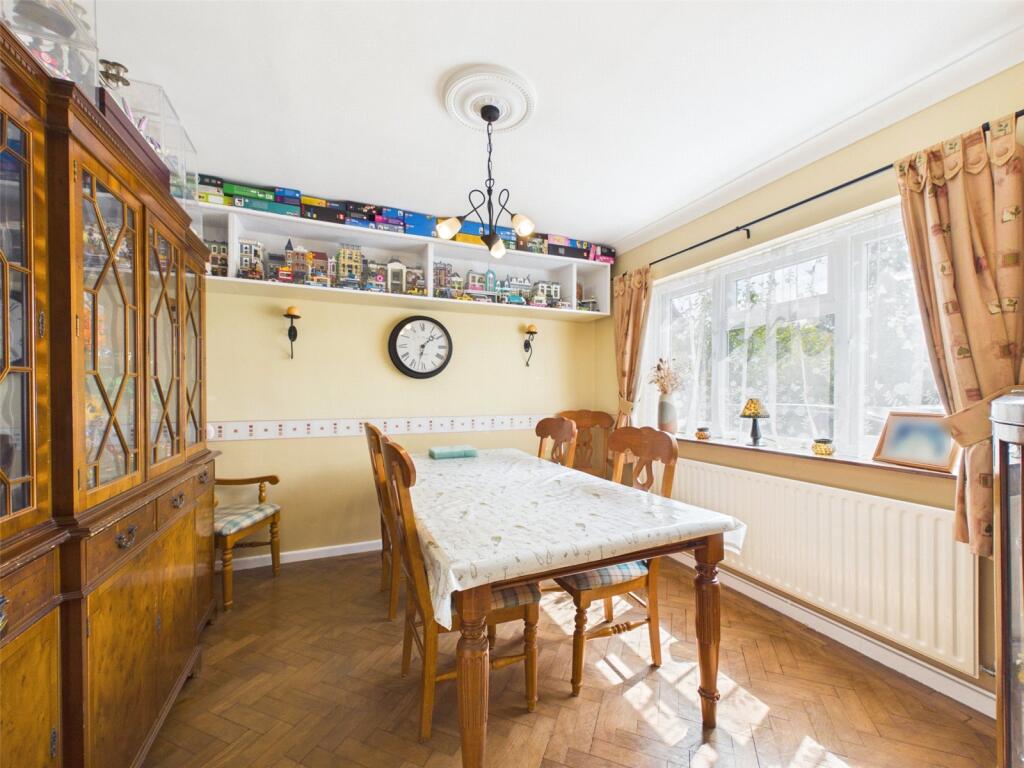 House in Gloucester - View 4