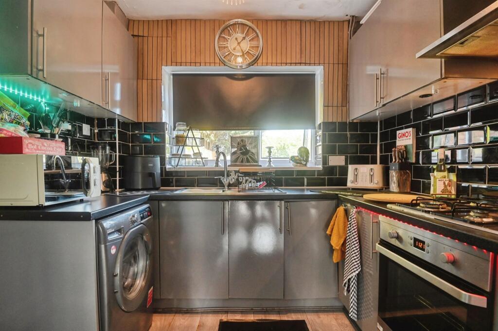 House in Birmingham, West Midlands - View 4