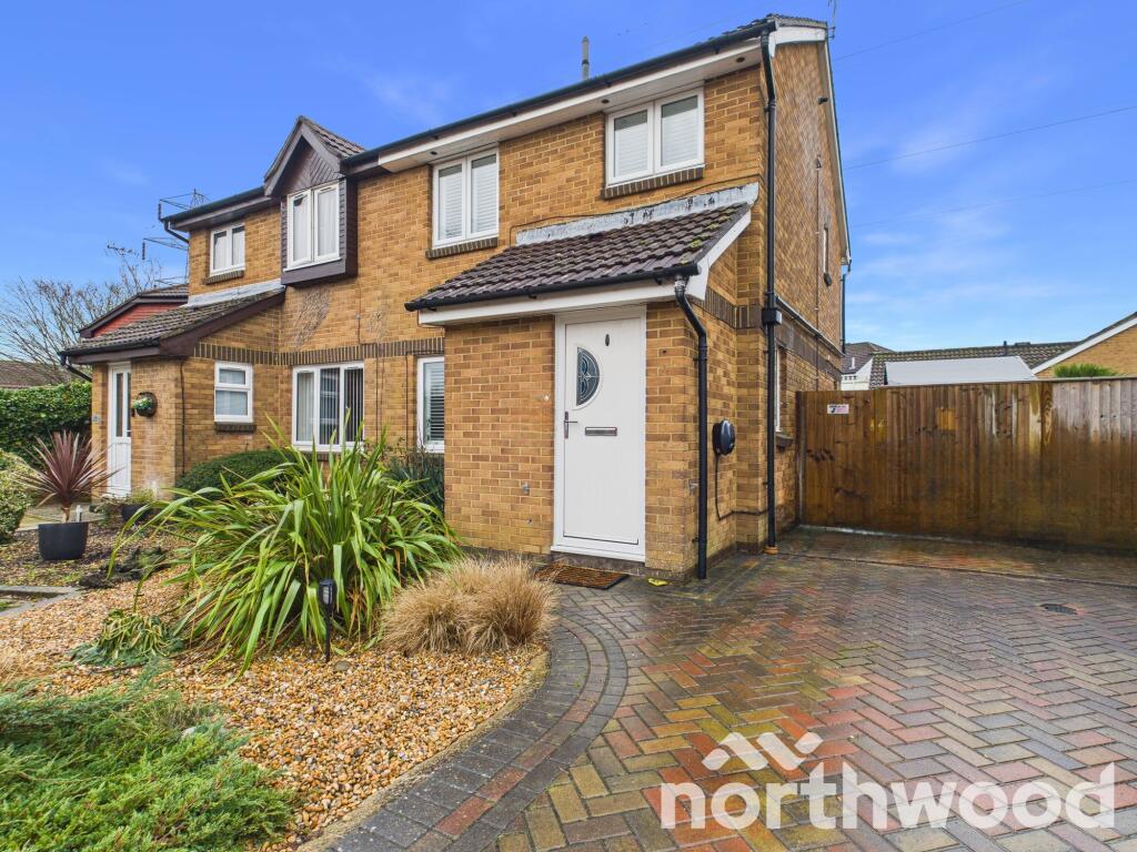 3-bed semi-detached on Grasslands, Singleton, Ashford, TN23, £325,000