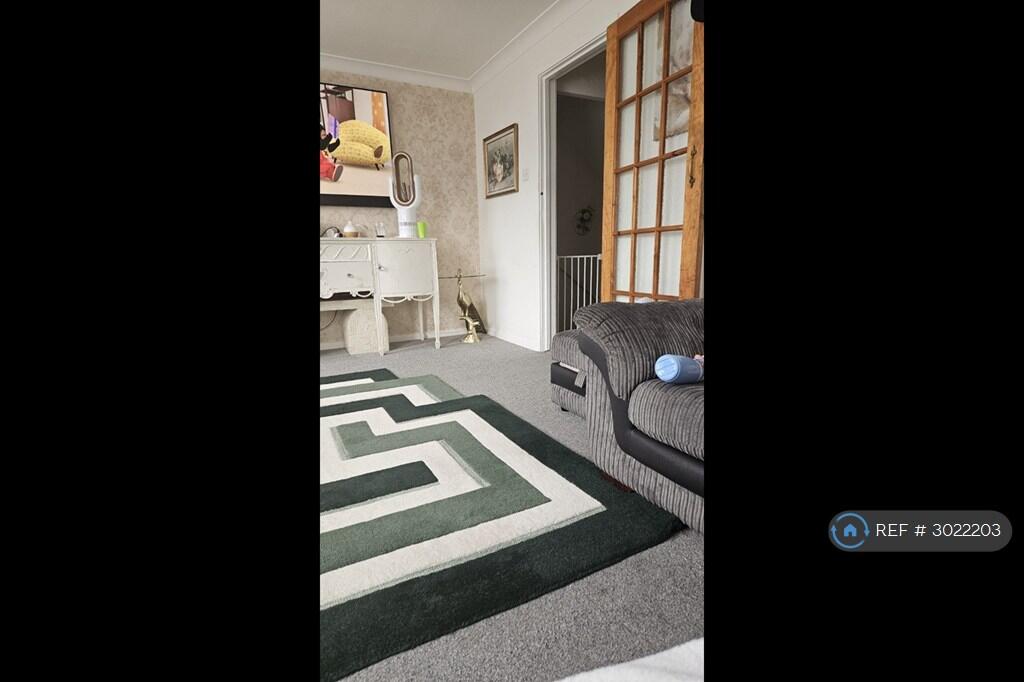 House in Tonbridge - More