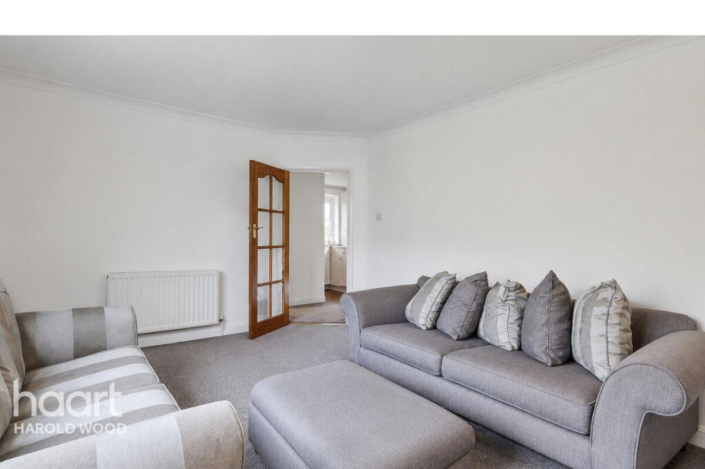 Beltinge Road, Romford photo 4