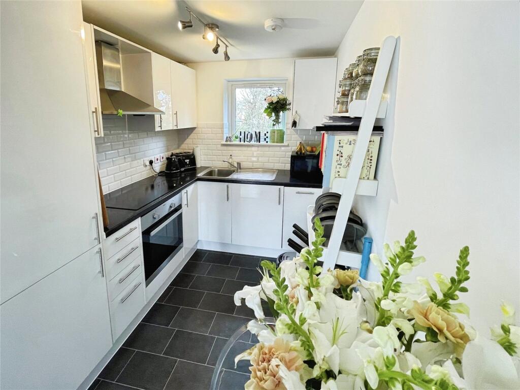 Main image of property: North Street, Hornchurch, RM11