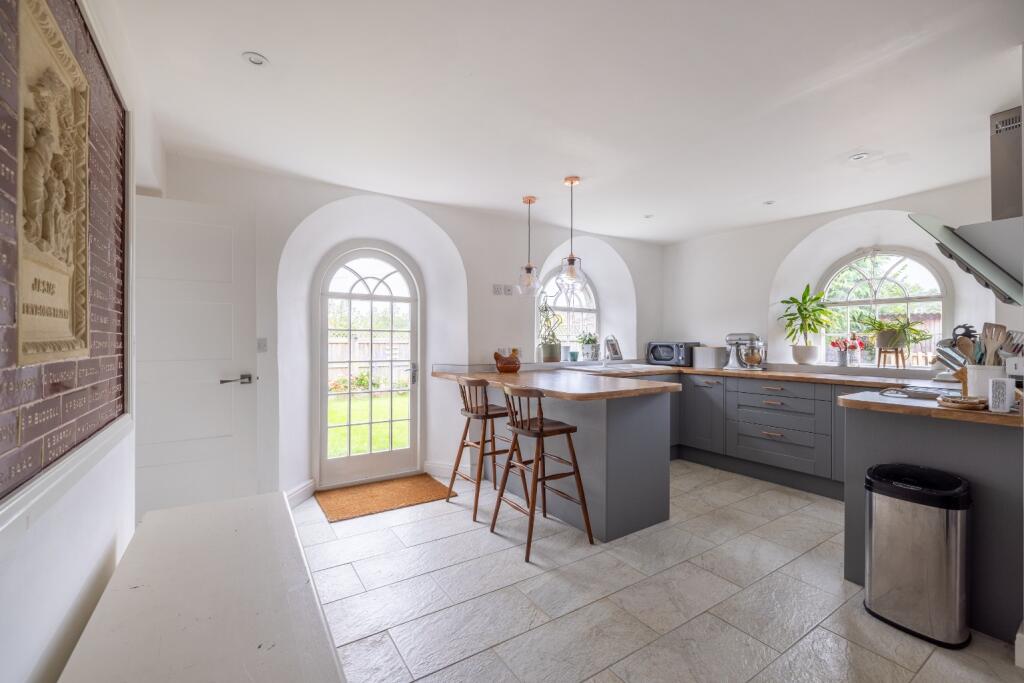 Chapel Lane, South Barrow, Yeovil, Somerset, BA22