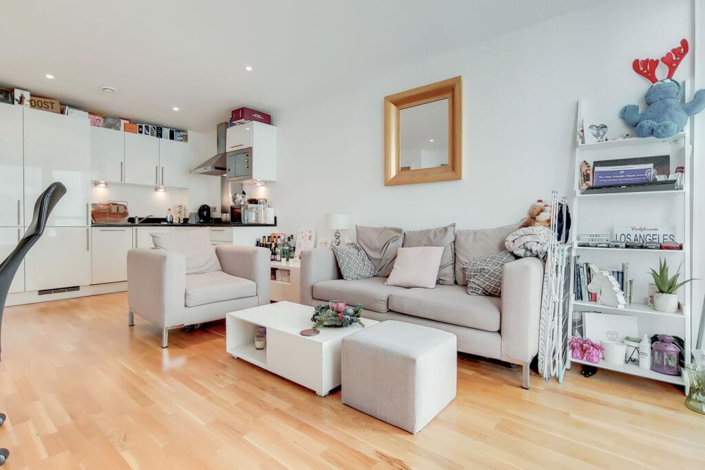 Main image of property: Millharbour, Canary Wharf, London, E14