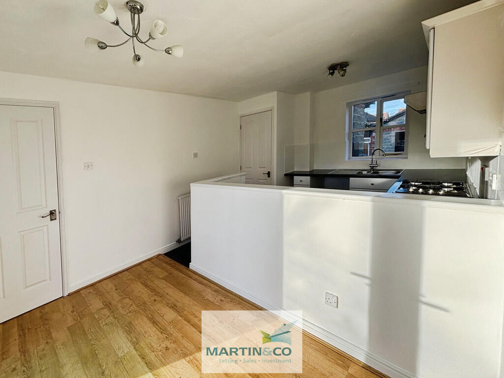 Poynton Drive, Thropham , South Yorkshire  photo 5