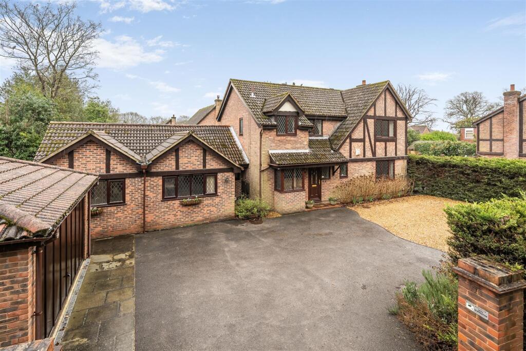 Main image of property: Brook Lane, Sarisbury Green, Southampton