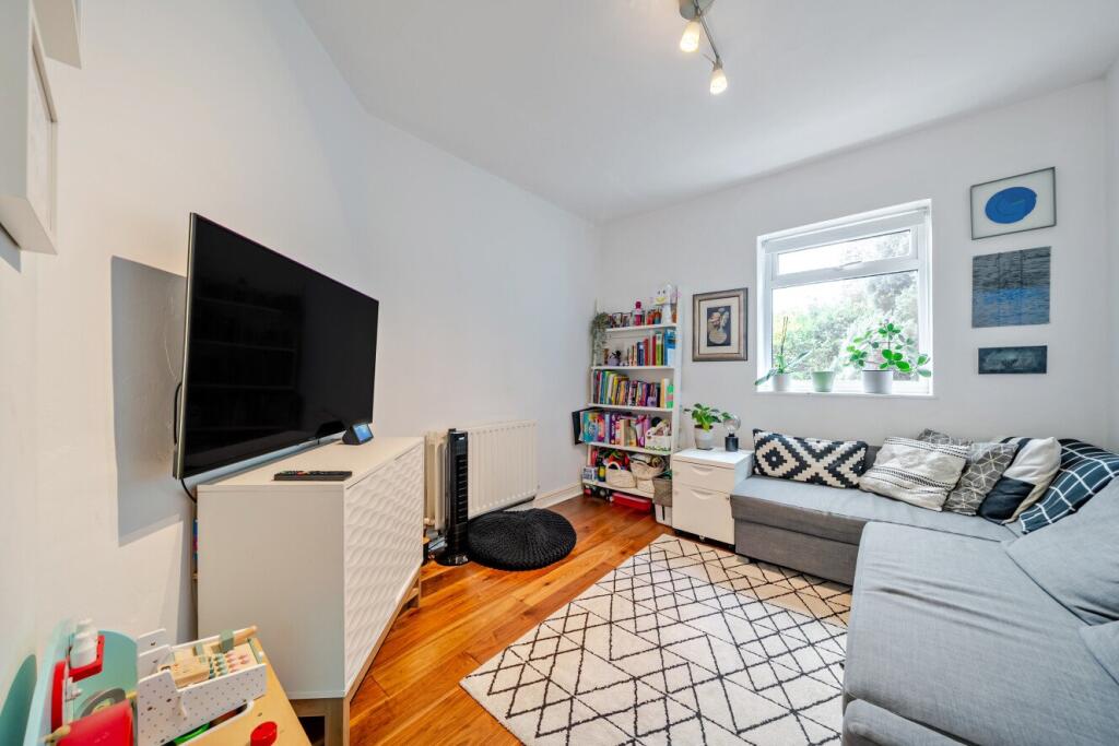 House in London, Royal Borough of Greenwich - View 4