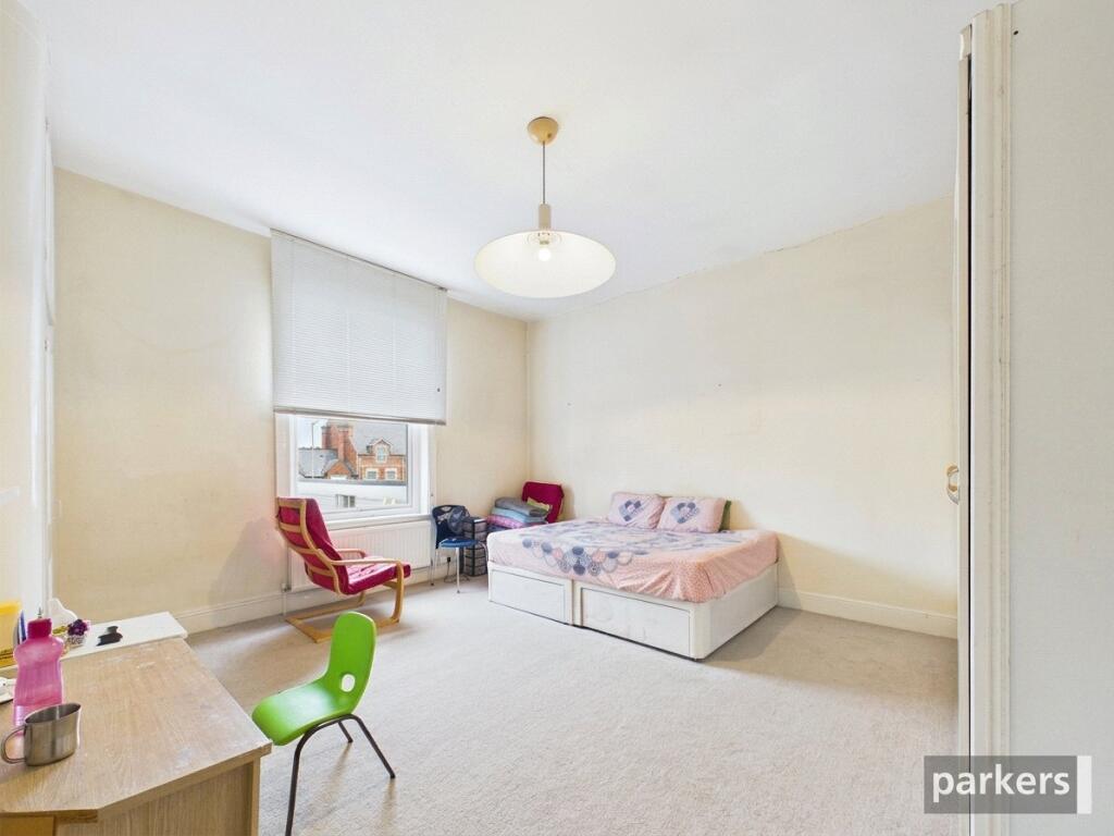 Apartment in Reading - View 4