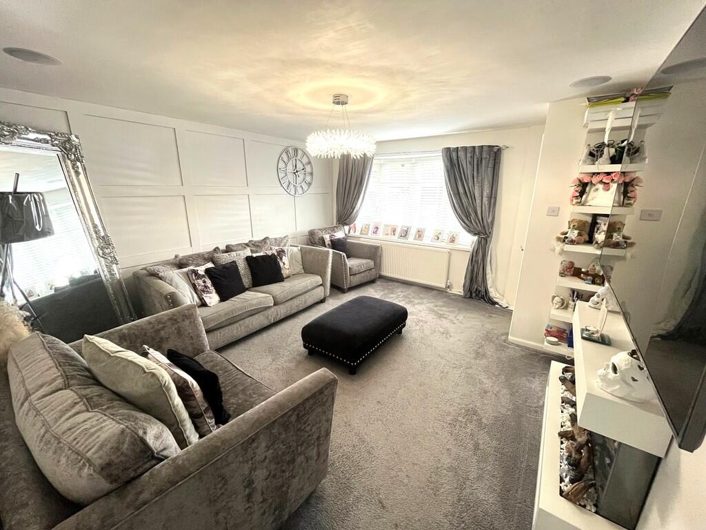 House in Nuneaton and Bedworth, Mount Pleasant - View 3