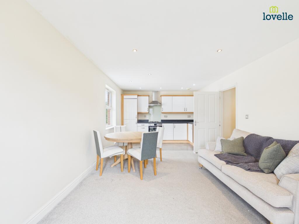 Olsen Rise, Carlton Centre, Lincoln, LN2 - More