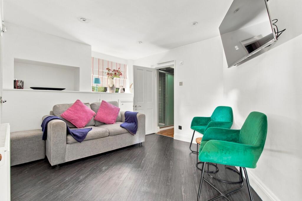 House in Slough - View 5