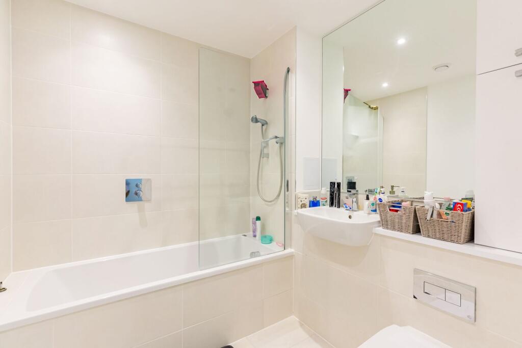 Apartment in London - View 5