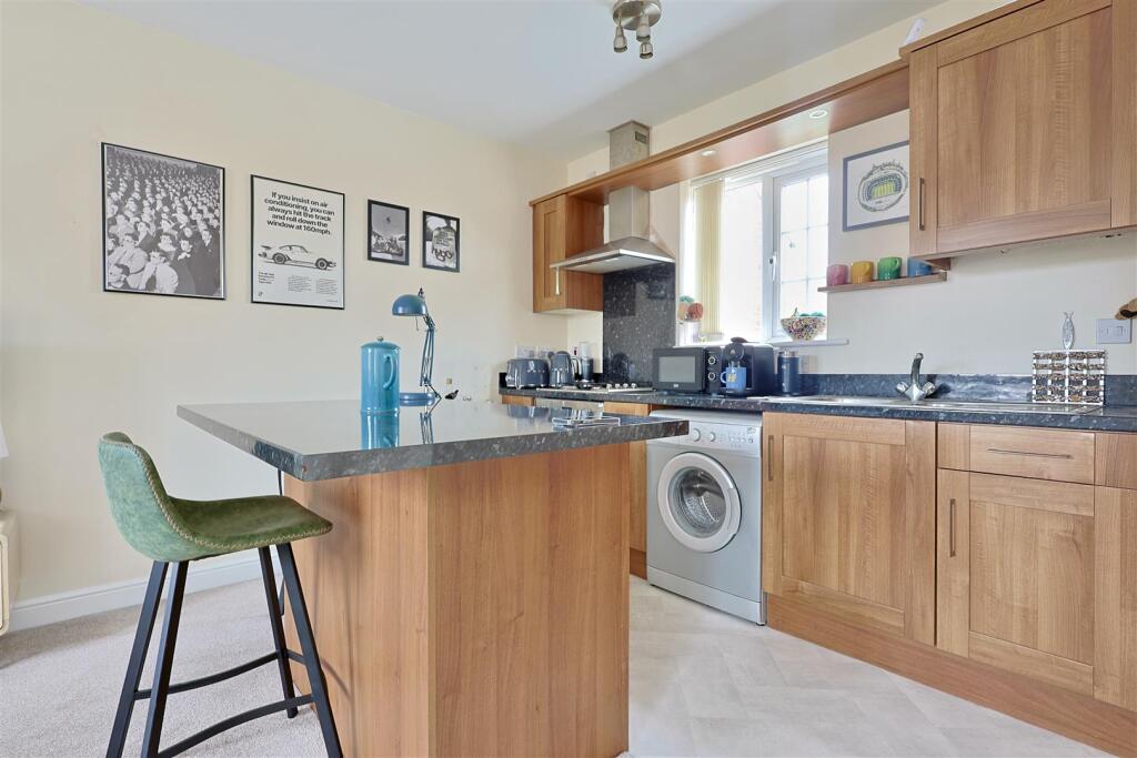 Beaumaris Court Longbenton, Newcastle upon Tyne, NE12 photo 2