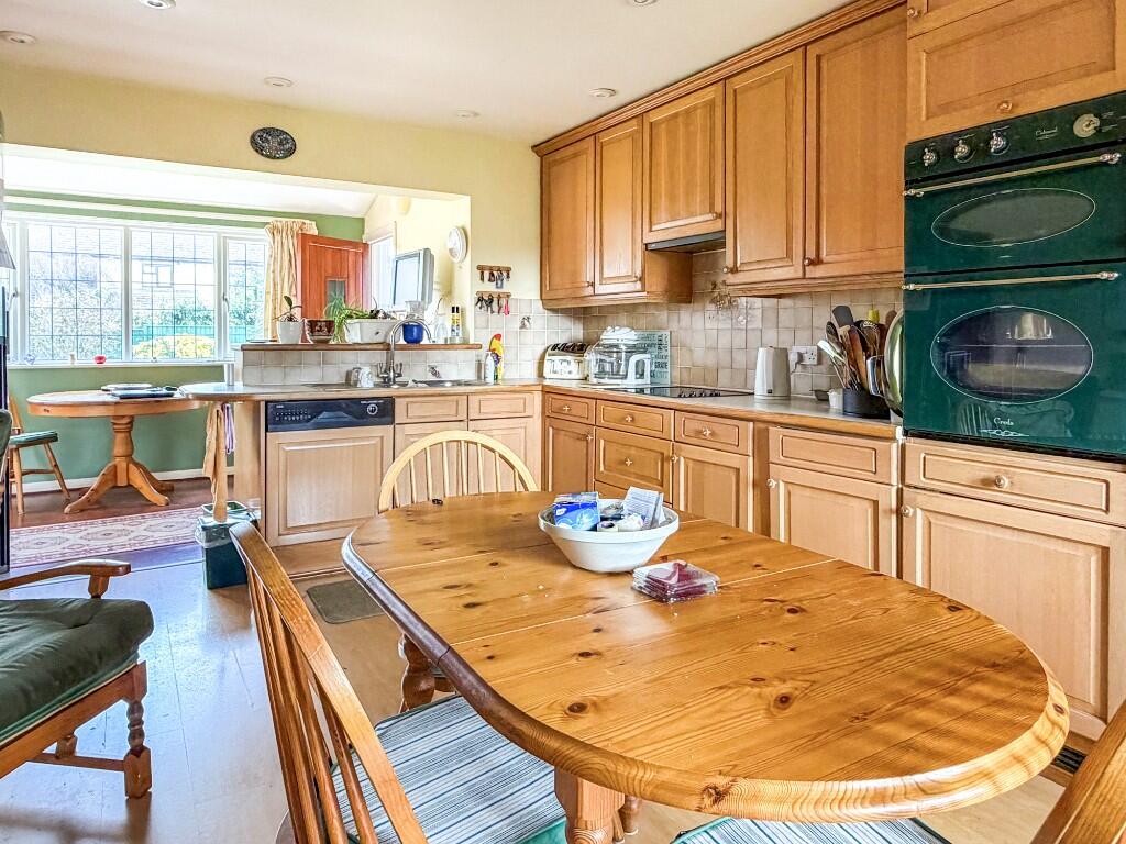 Lodersfield, Lechlade, GL7 3DJ photo 5