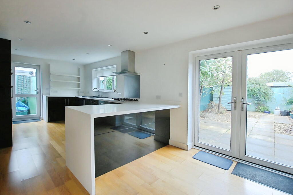 House in Gloucester - View 5