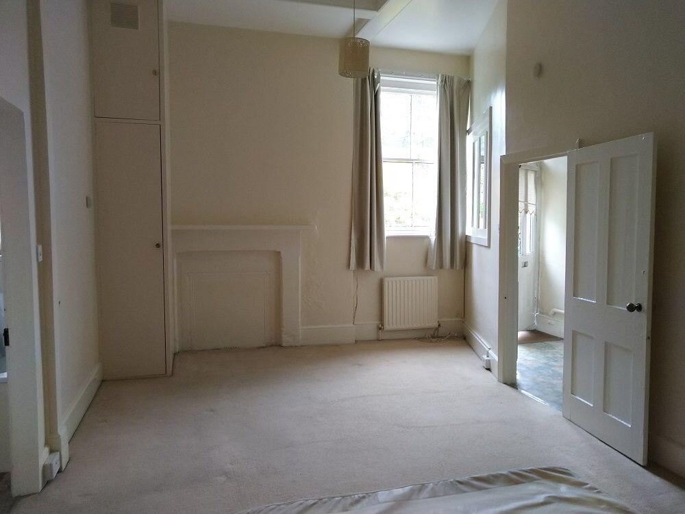Apartment in Sandhurst - View 2