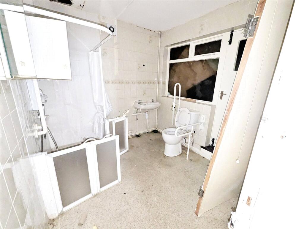 Hawarden Avenue, Liverpool, Merseyside, L17 photo 4