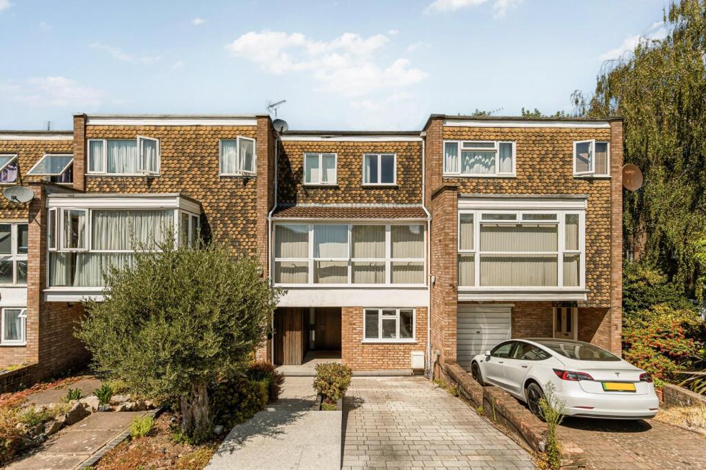 Main image of property: The Dene, W13