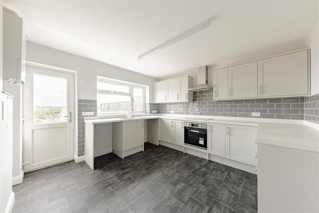 Chestnut Drive, Sturry, Canterbury photo 2