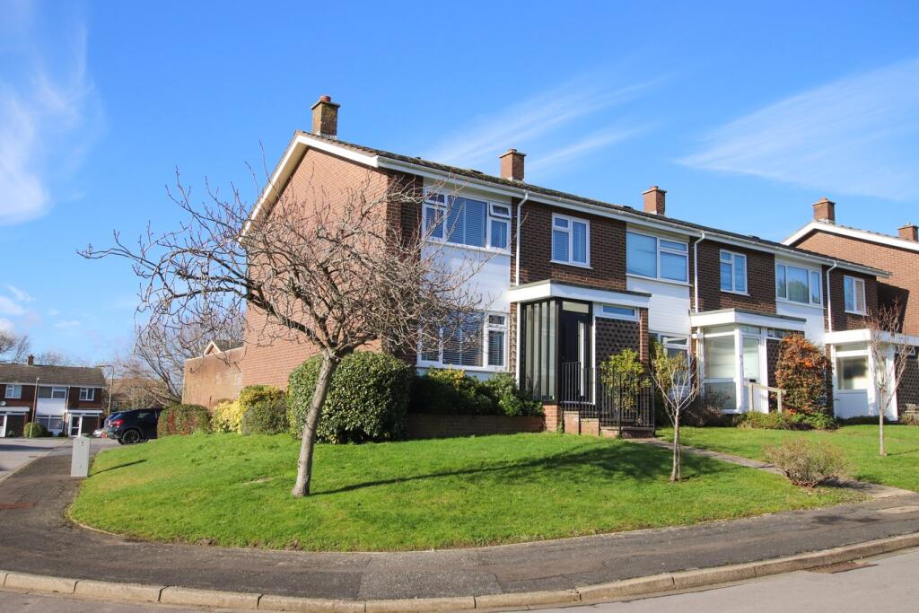 Main image of property: Rowans Park, Lymington, SO41