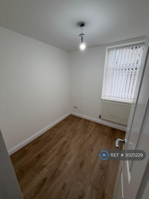 Apartment in Warrington - View 4