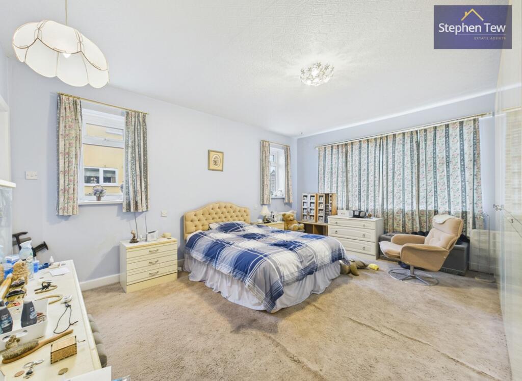 Clifton Drive North, Lytham St. Annes, FY8 photo 4