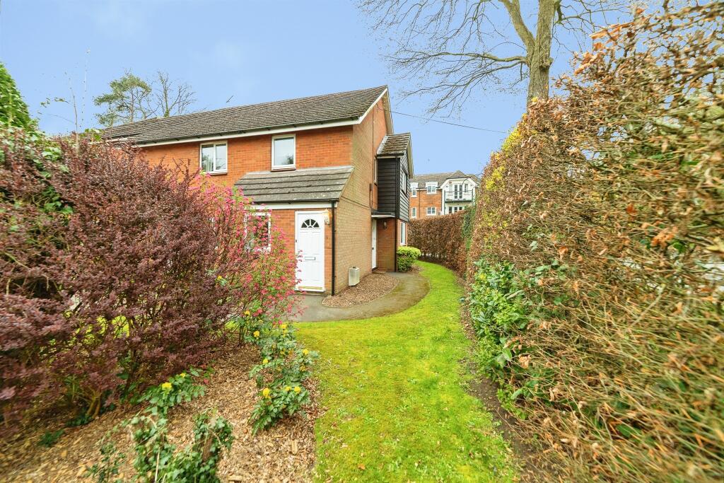 Main image of property: Canonsfield Road, Welwyn