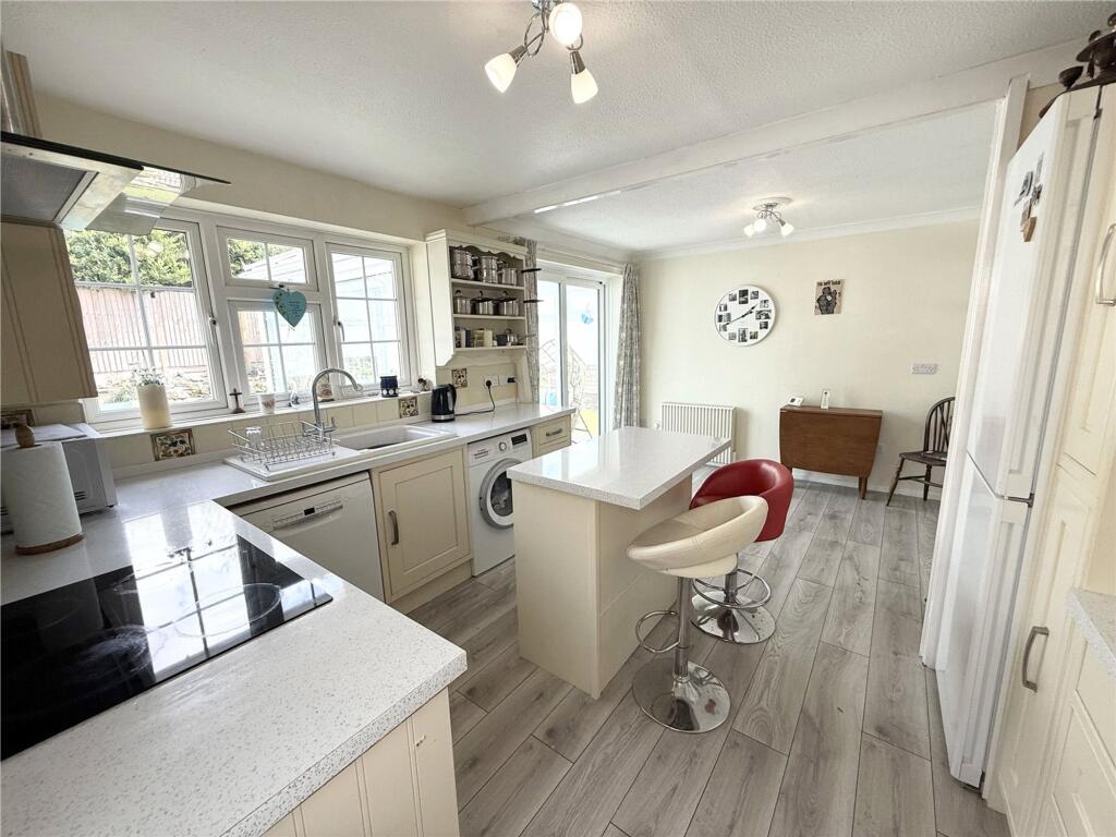 Aspen Drive, Verwood, BH31 photo 4