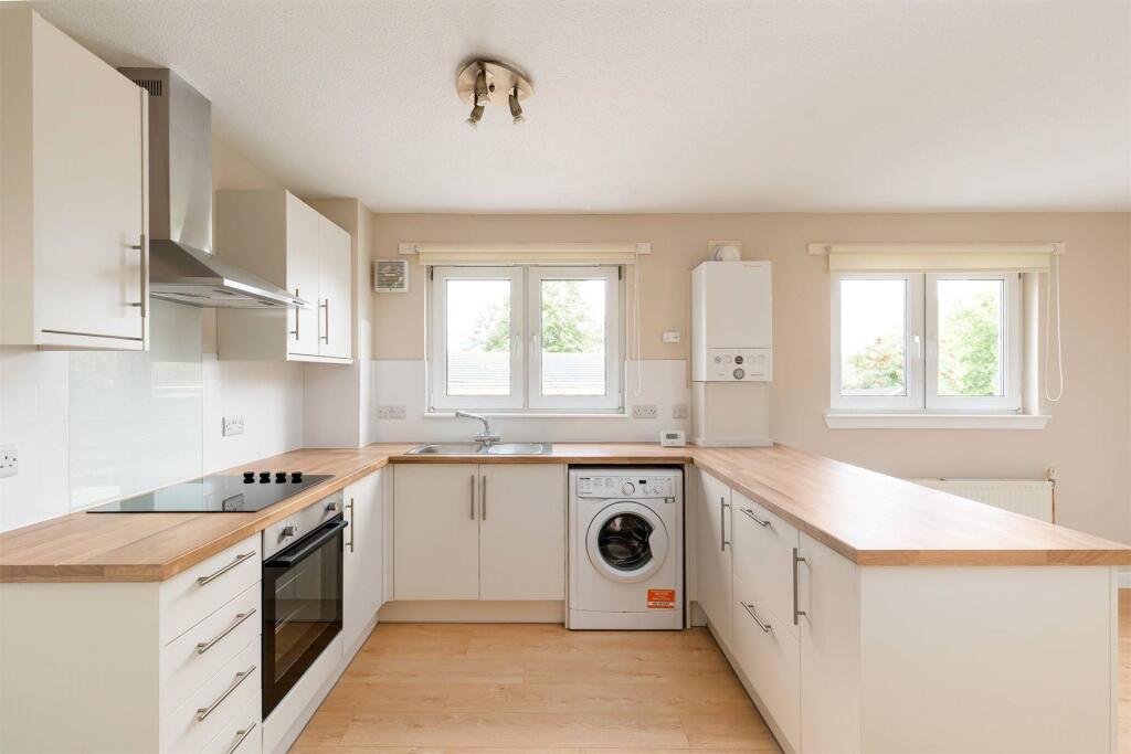 House in Edinburgh, Clovenstone, Wester Hailes - View 5