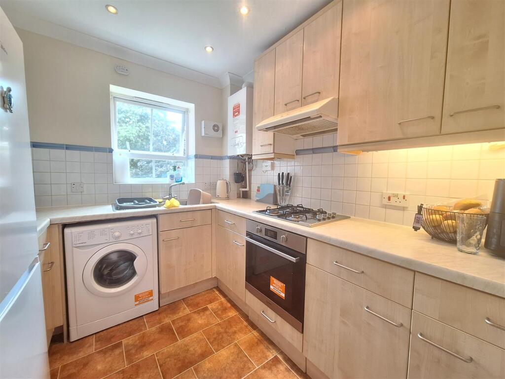Apartment in Reading, Caversham - View 2