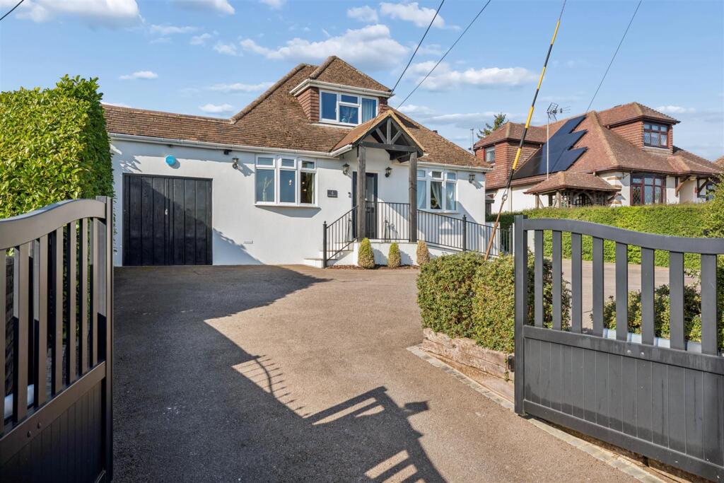 Main image of property: Leighton Road, Edlesborough, Buckinghamshire