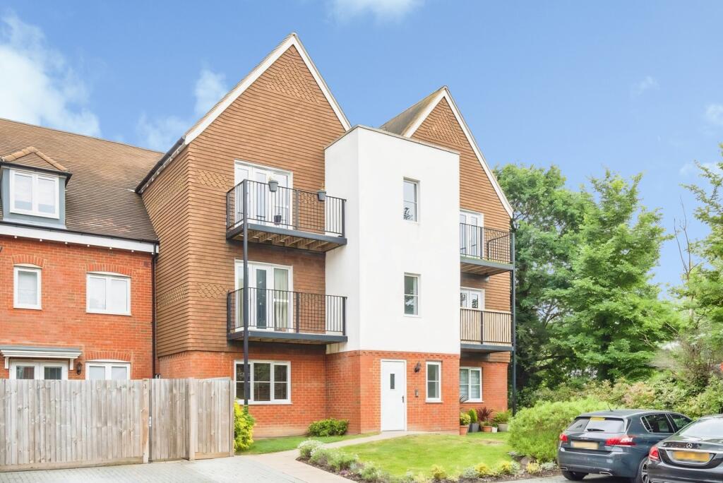 Main image of property: Outfield Crescent, Wokingham, Berkshire