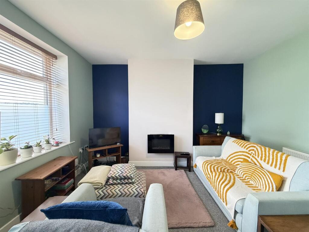 House in Bradford, Keighley - View 3