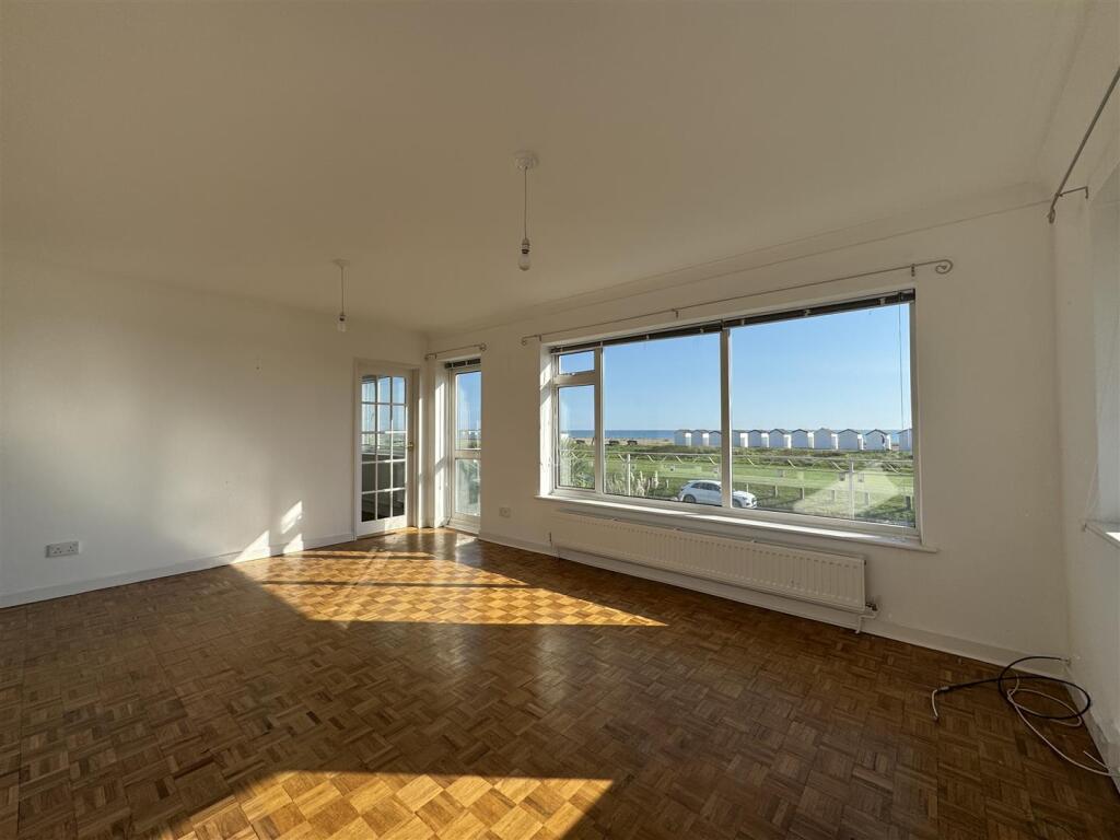Apartment in Worthing, West Worthing - More