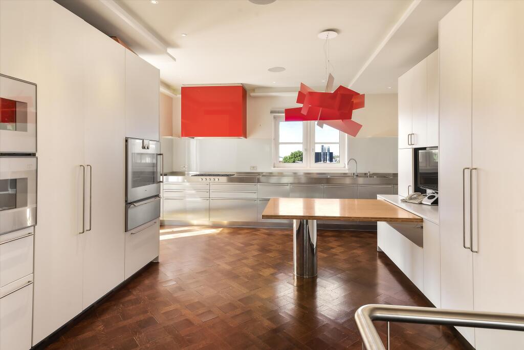 Apartment in London, Kensington - More