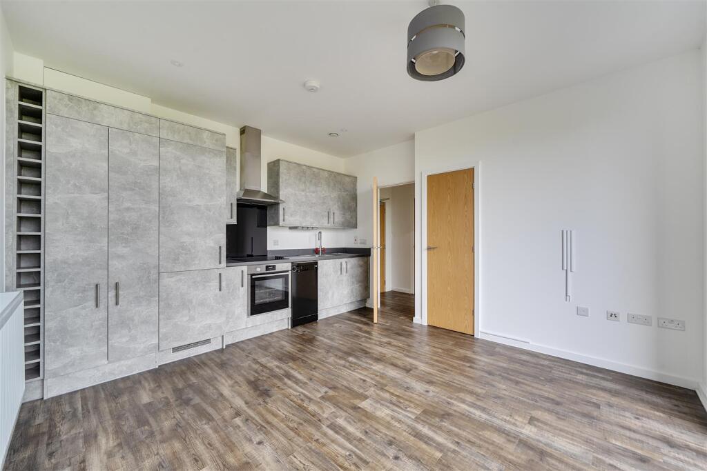 Apartment in Reading - More