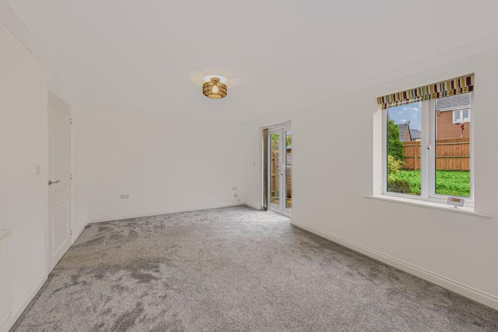 House in Stoke-on-Trent - More