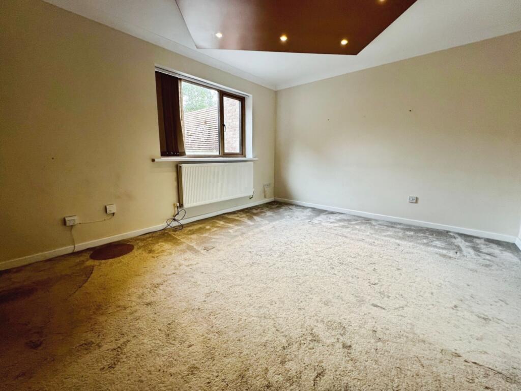 House in Bradford, Low Fold, Bolton - View 4