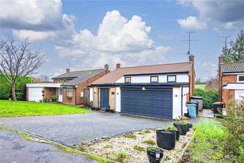 5-bed detached on Holywell Road, Studham, Central Bedfordshire, LU6, £850,000
